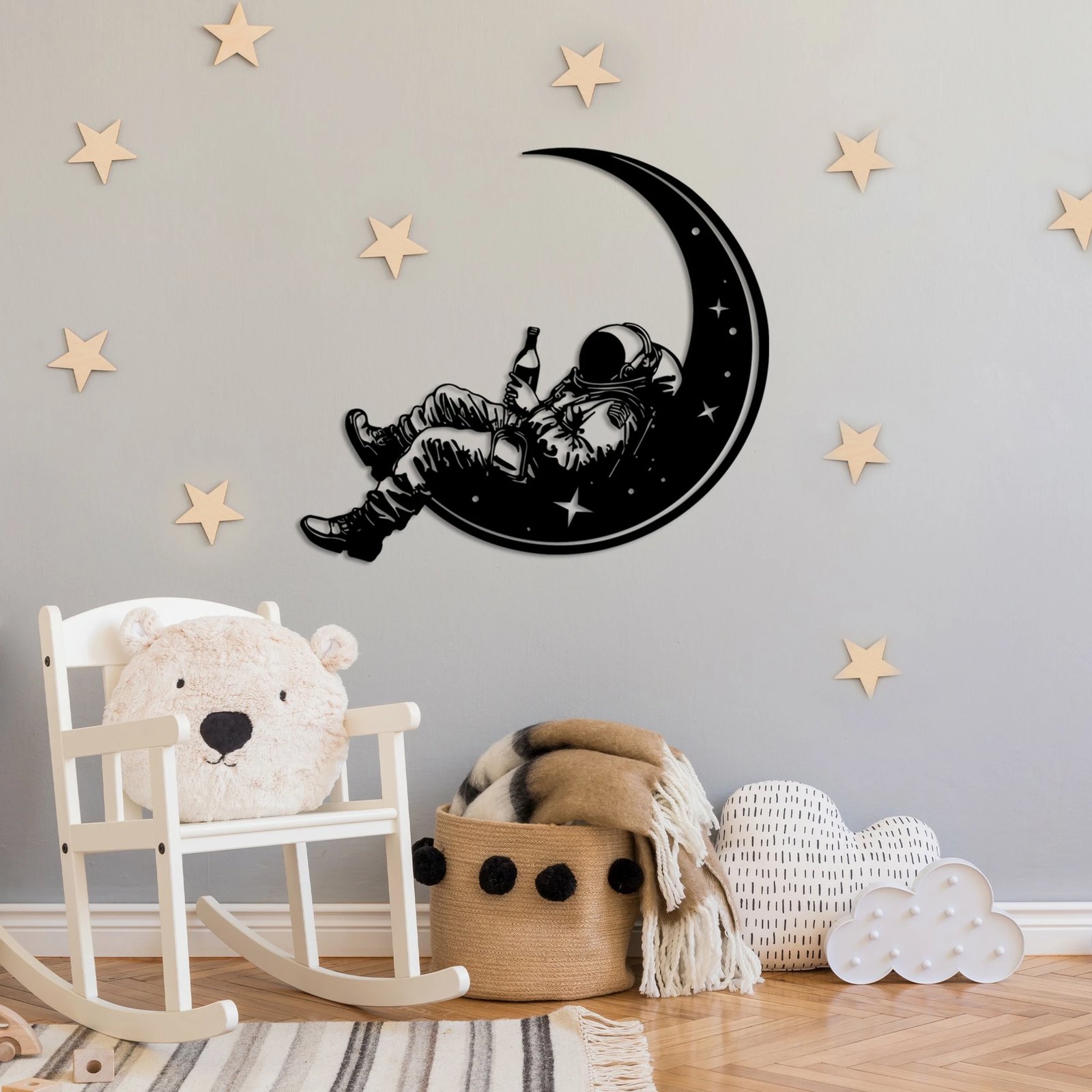 Aksesor dekorativ metalik për mur, astronaut në hënë, Wallity, ngjyrë e zezë, 62x71cm