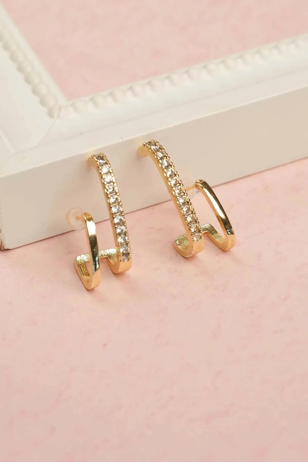 Vathë Jumeon, ngjyrë ari, me gurë zirkon