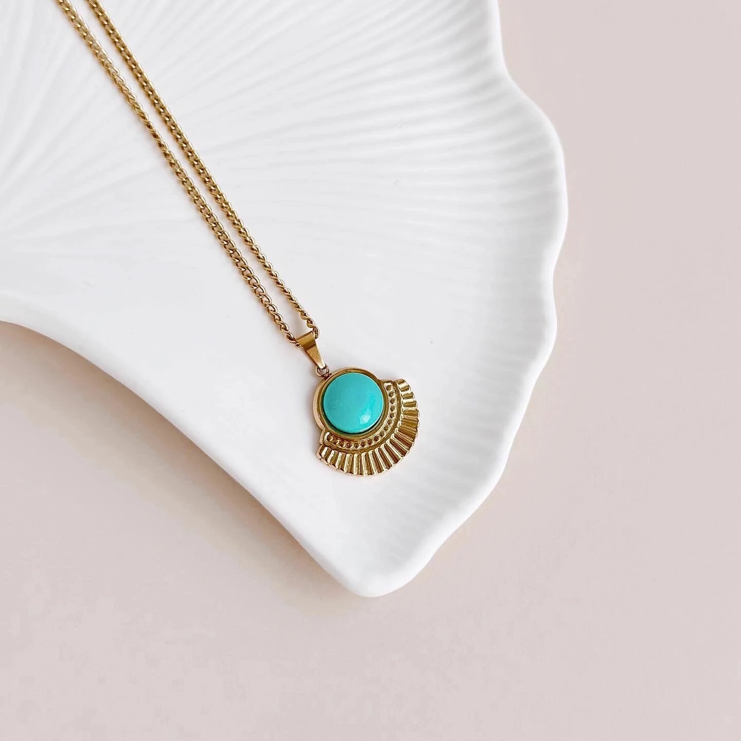 Qafore çeliku Jumeon, ngjyrë ari e tyrkizi, Wind