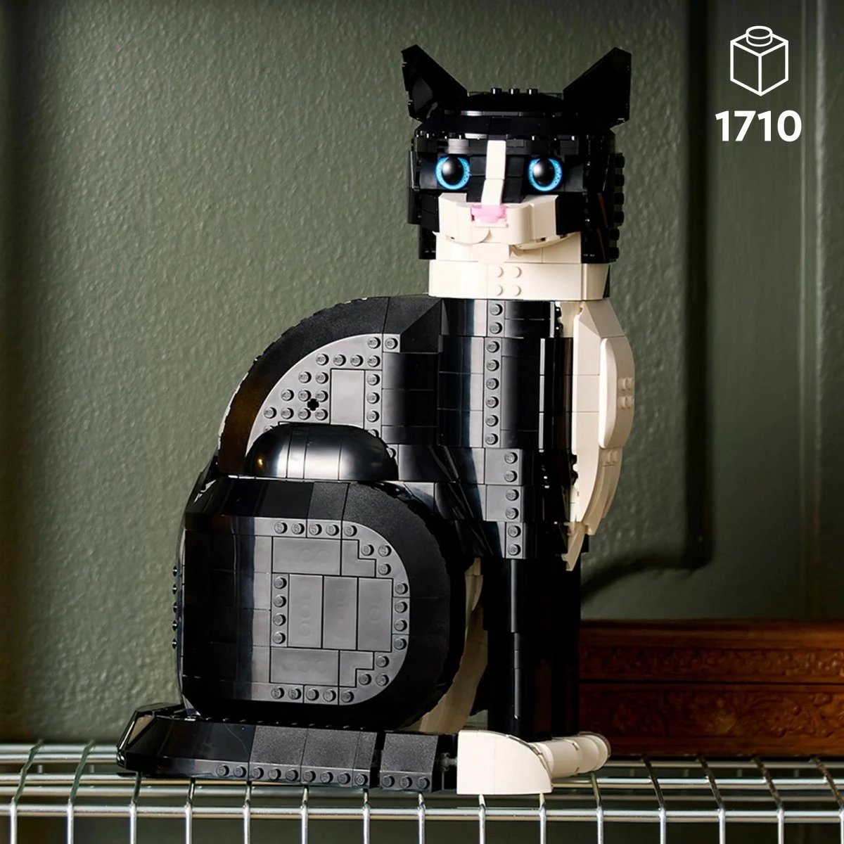 Set ndërtimi LEGO Ideas 21349 Tuxedo Cat 1710 pjesë 32 cm 18+, bardhë e zezë