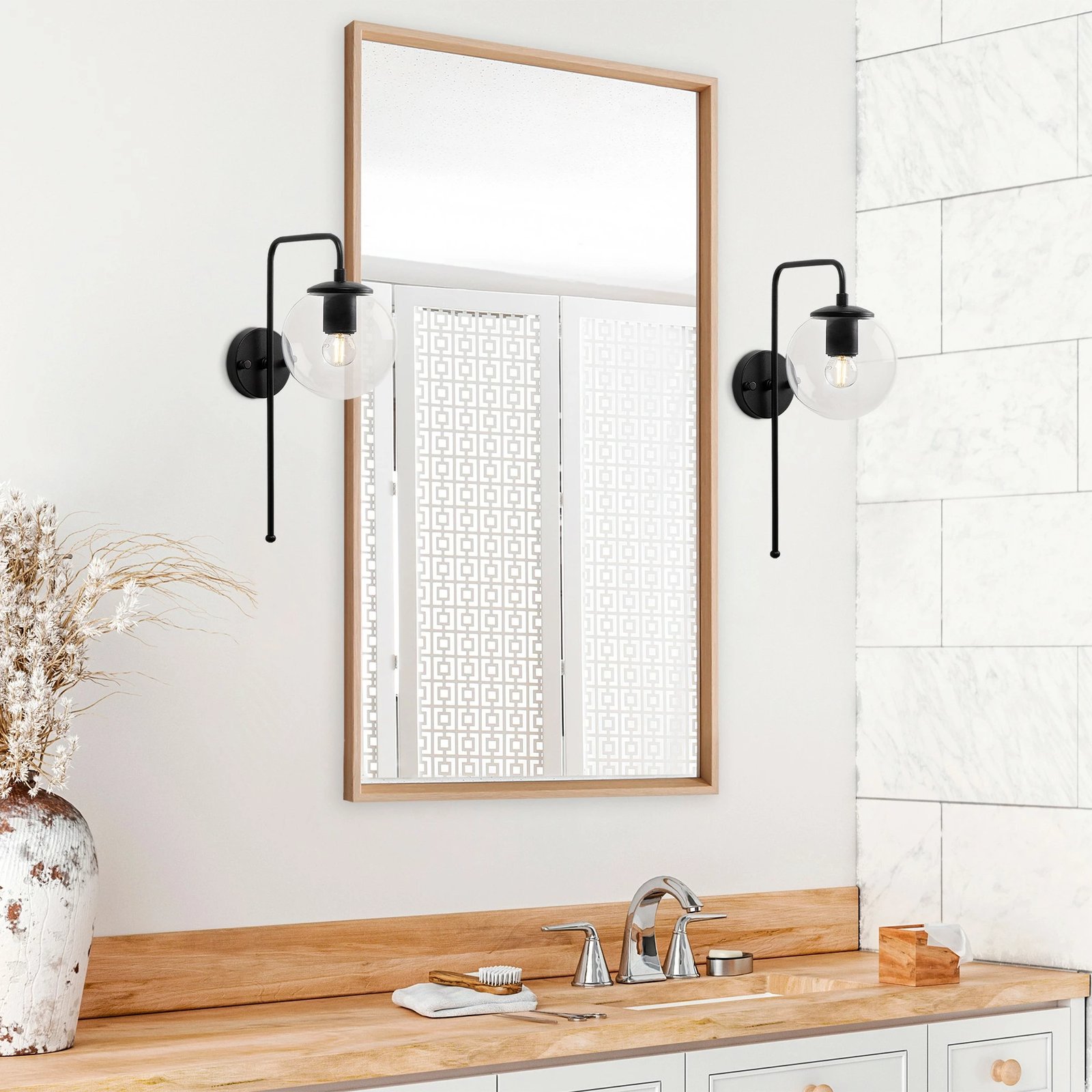 Llambë muri Opviq, Viran - 10910, ngjyrë e zezë, trup metalik, kapak qelqi, 15x28x43cm