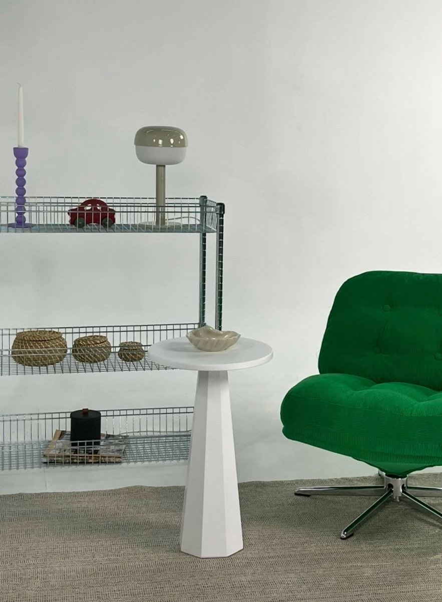 Tavolinë anësore Skye Decor, Lilyum 57, e bardhë