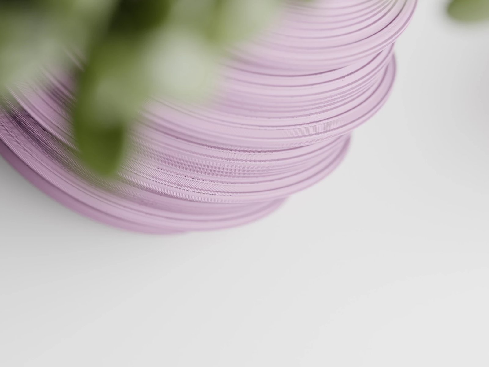 Vazo me sipërfaqe me vija për bimë, madhësia S, e vjollcë