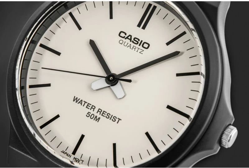 Orë dore për meshkuj Casio, e zezë