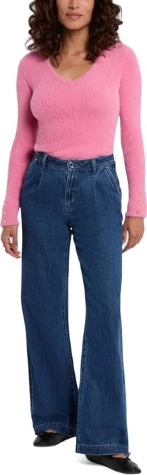 Maicë Morgan De Toi femra rozë