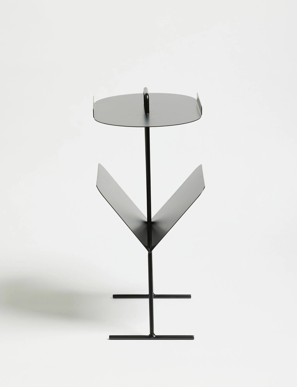 Tavolinë anësore Skye Decor, Goddy, e zezë