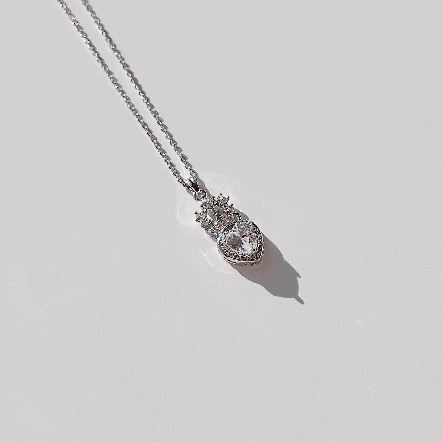 Varëse çeliku, ngjyrë argjendi, Jumeon, Queen Varëse çeliku, ngjyrë argjendi, Jumeon, Queen
