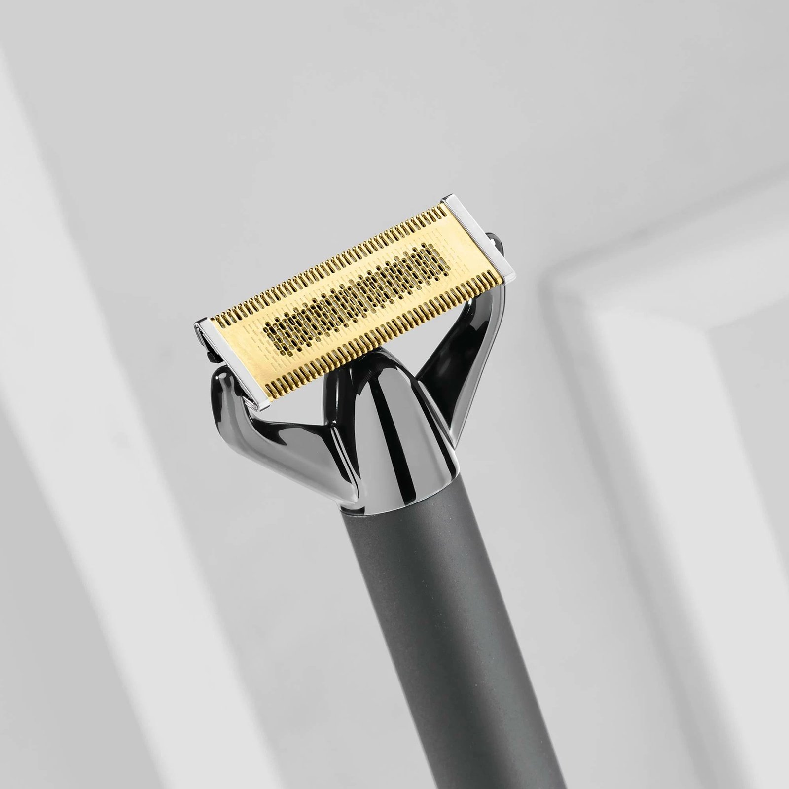 Makinë rroje BaByliss X-Blade OT991E Super-X Metal Series, pa tel litium-jon, teh çelik japonez 0.2–5 mm, 4 krehra, IPX7, Black Chrome