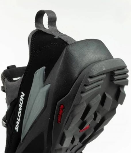 Atlete për meshkuj Salomon, të zeza