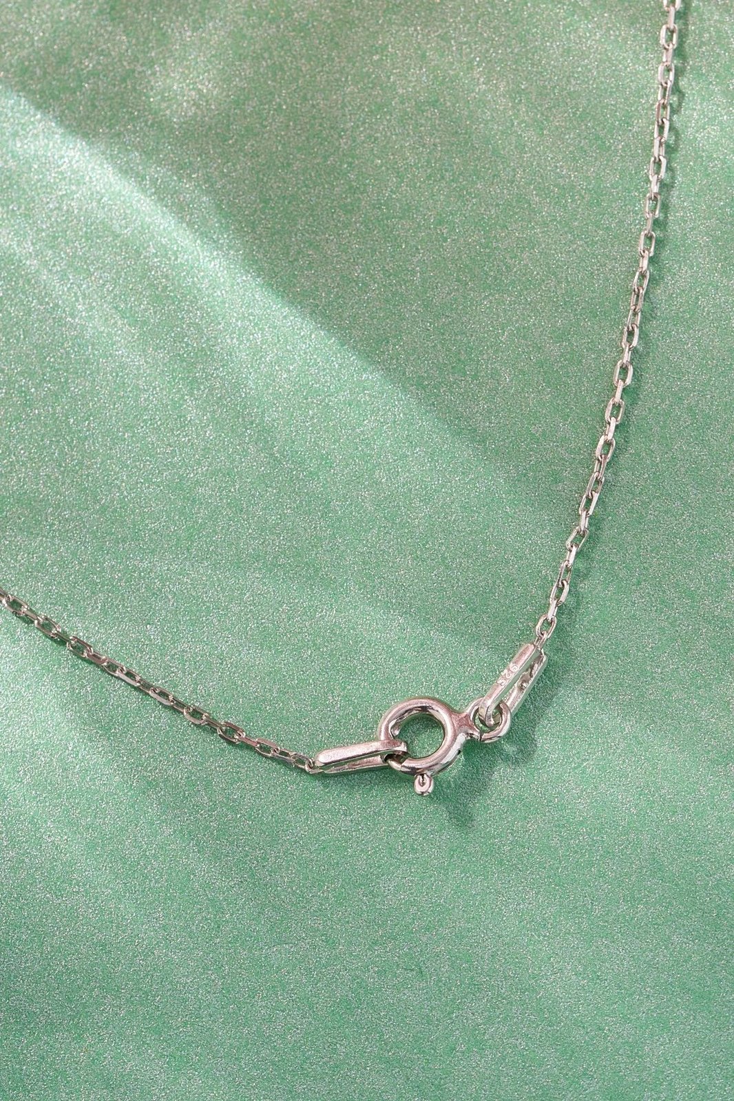 Varëse argjendi me yll, Jumeon, 11324ROD