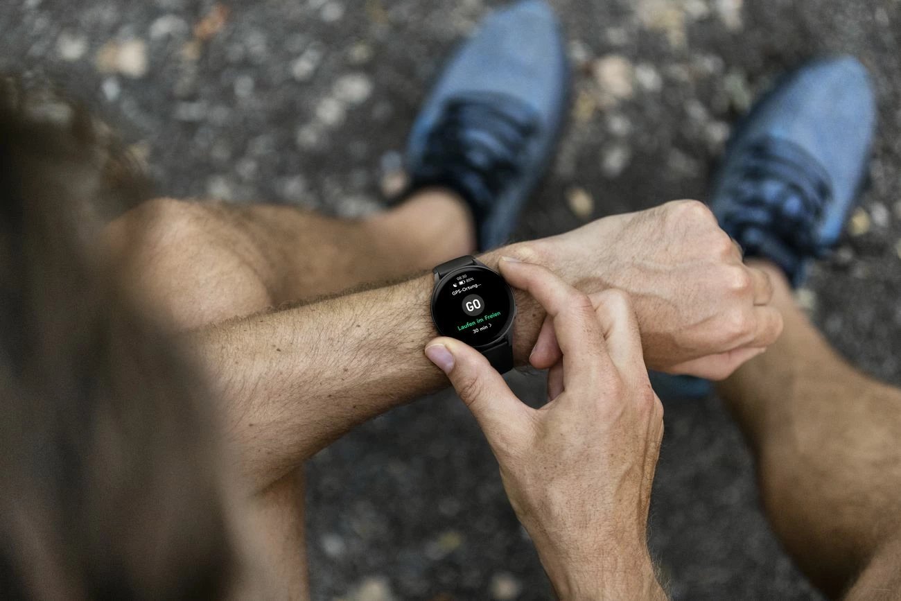 Smartwatch Hama 8900 GPS AMOLED 1.43", rrip silikoni, e zezë Smartwatch Hama 8900 GPS AMOLED 1.43", rrip silikoni, e zezë