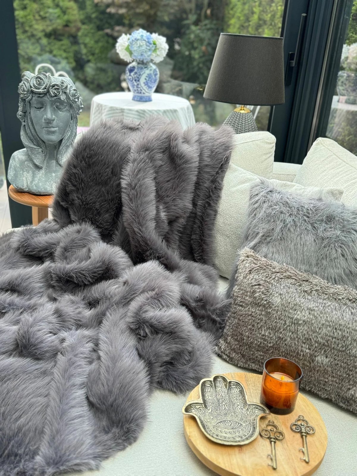 Shall për divan, ngjyrë antracit, Evila Originals, Lolita, 200x75cm