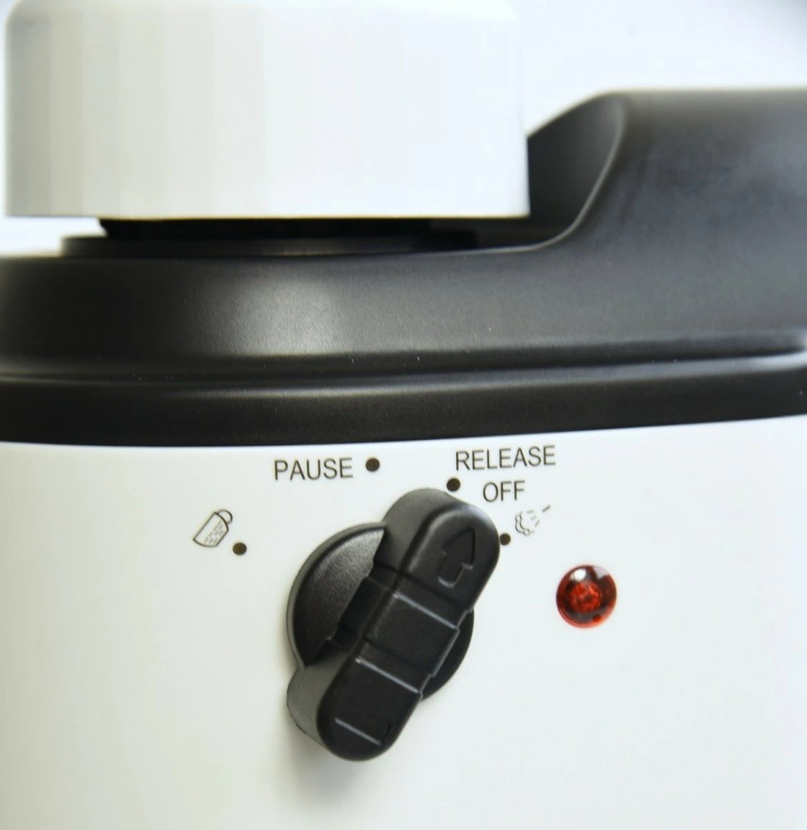 Aparat kafeje me presion Feel-Maestro MR-410, 800W, 3.5 bar, 240 ml, me spumatore qumështi, bardh e zi