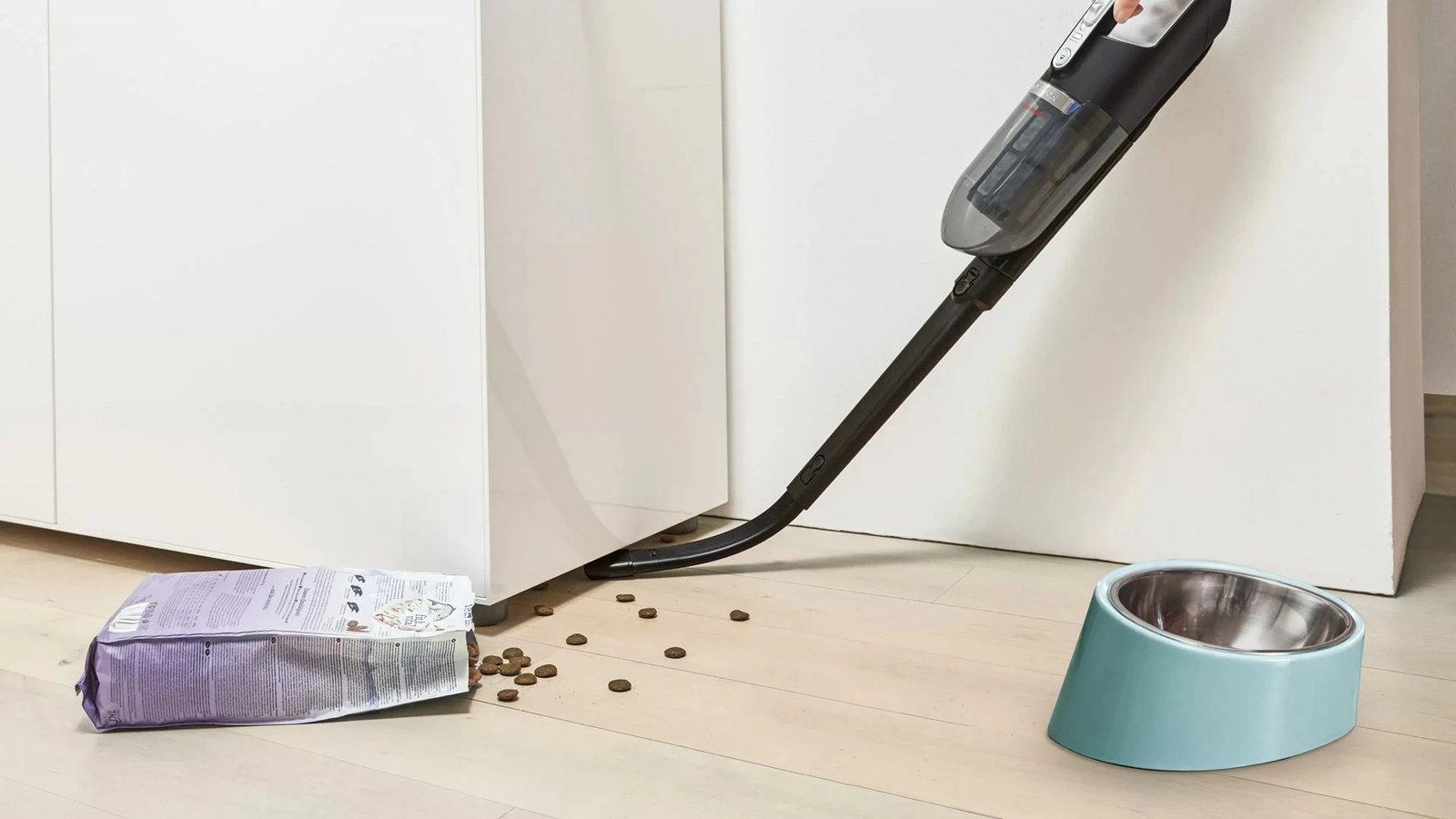 Fshesë elektrike Bosch Serie 4 BBH3ZOO28, e kuqe