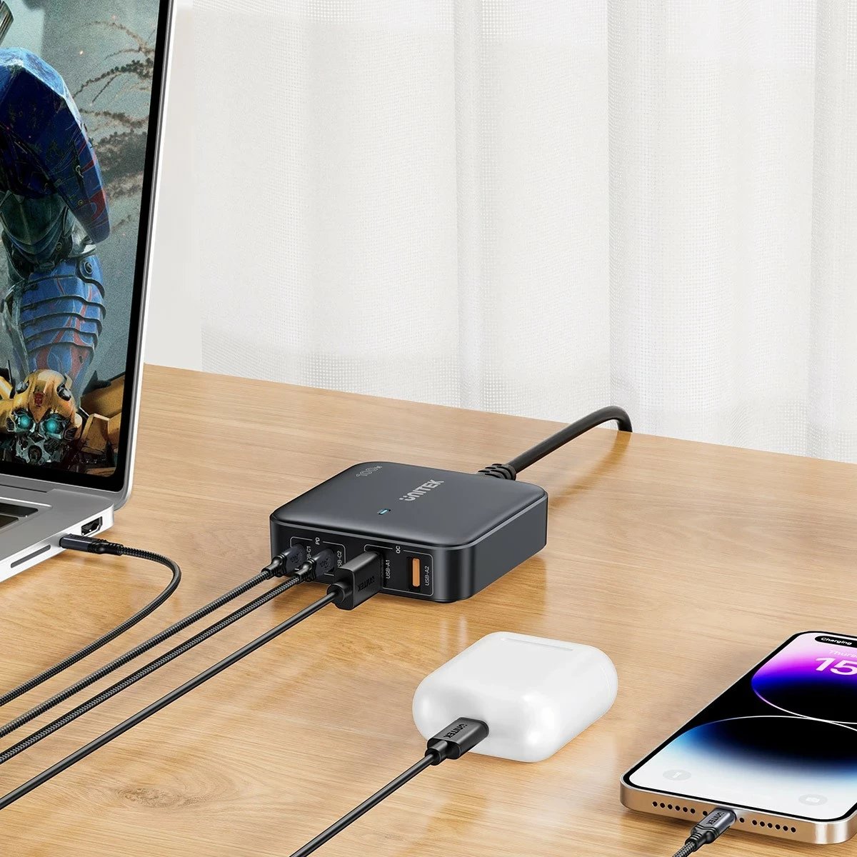 Karikues tavoline Unitek GaN 100W 2xUSB-A 2xUSB-C, bardhë Karikues tavoline Unitek GaN 100W 2xUSB-A 2xUSB-C, bardhë