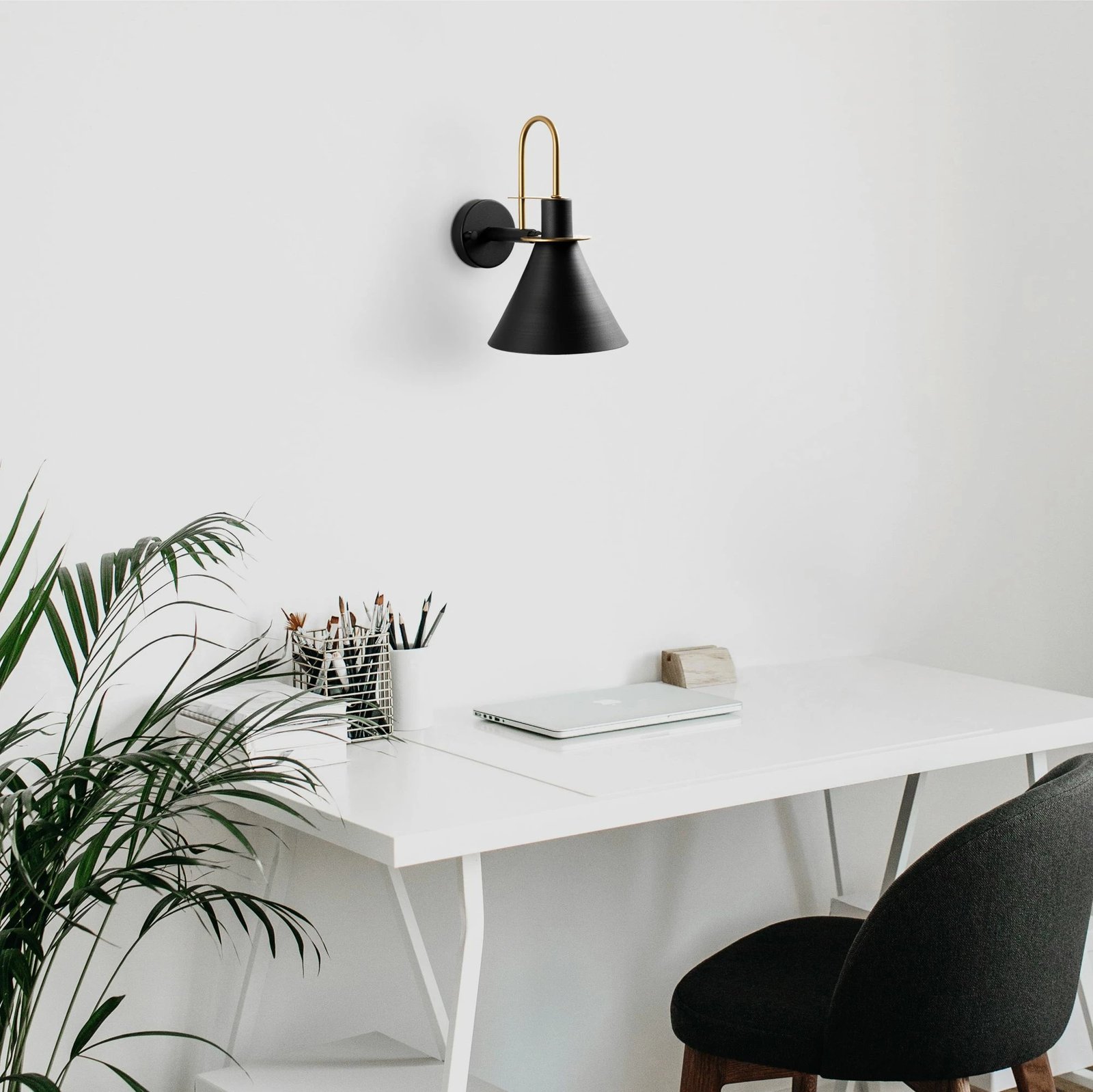 Llambë muri Opviq, Arco - 15040, ngjyrë e zezë