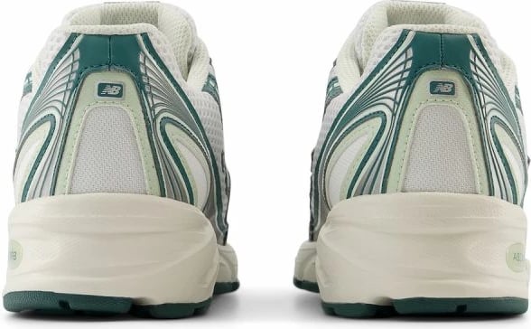 Atlete New Balance, të bardha