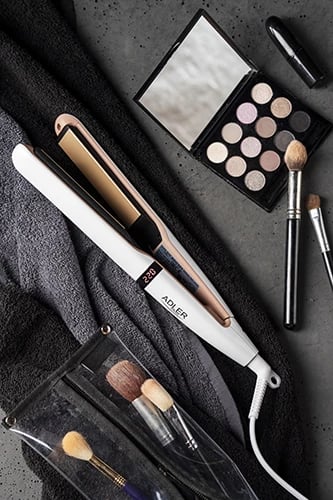 drejtues flokësh, Adler, AD 2321, pllaka qeramike, 5 temperatura 140-220°C, ekran LCD, pllaka 10x2.5cm, kabllo rrotulluese 360°, e bardhë perle