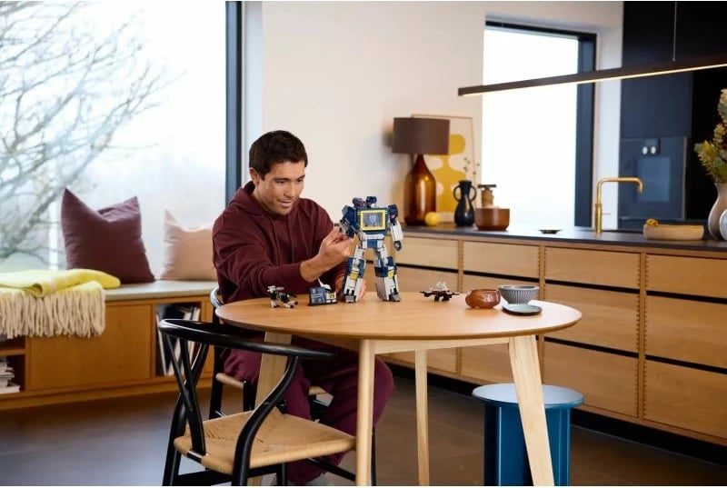 Set LEGO Icons Transformers për të rritur