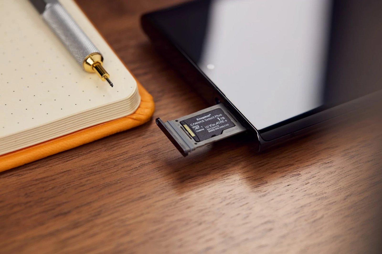 Kartelë memorie microSDXC Kingston Canvas Select Plus Gen3 1TB me adapter, e zezë