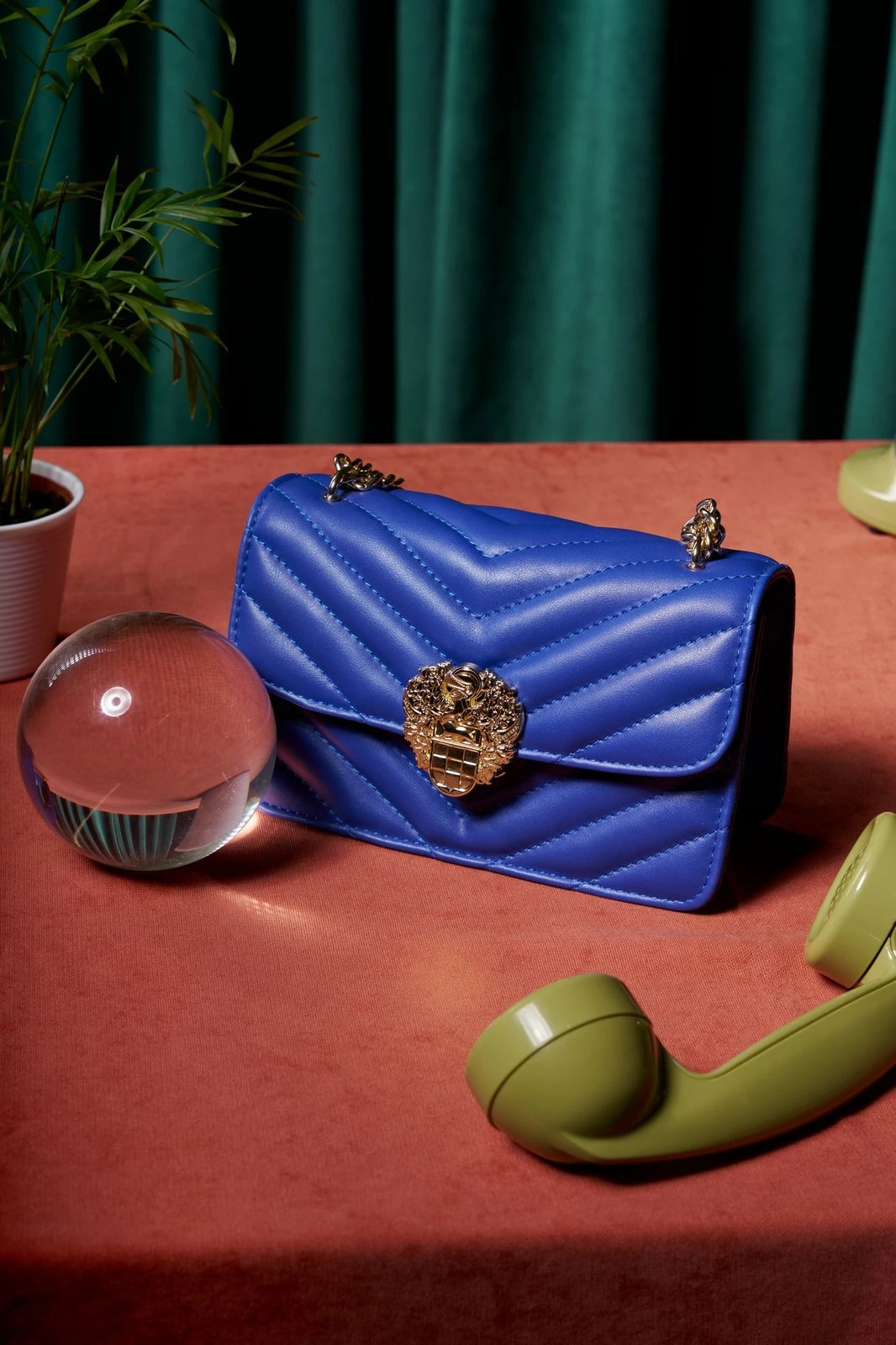 Çantë krahu Vince Camuto, Bella, ngjyrë sax blue