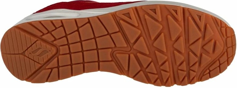 Atlete Skechers, të kuqe