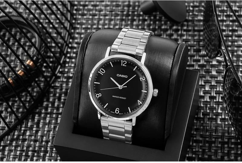 Orë dore për meshkuj CASIO, argjendtë