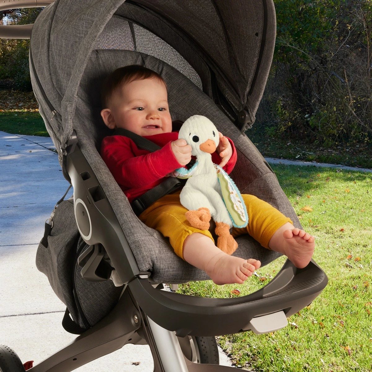 Lodër pelushi sensorike Fisher Price Sensimals Rosaku, shumëngjyrëshe