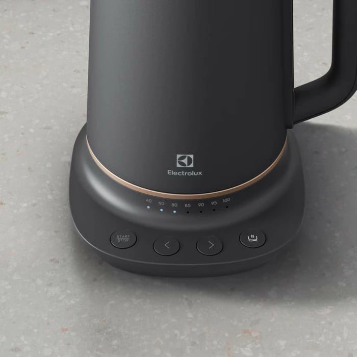 Çajnik elektrik Electrolux E7K1-6BP 1.7L kontroll temperature 5°C ruajtje nxehtësie 40 min 2400W pa kabllo i zi