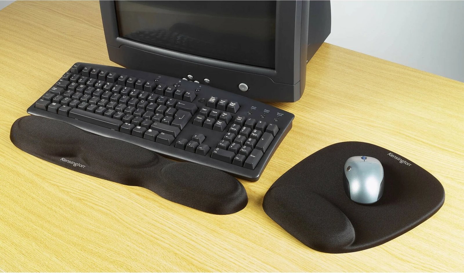 Mauspad Kensington me mbështetje për kyç, shkumë, i zi