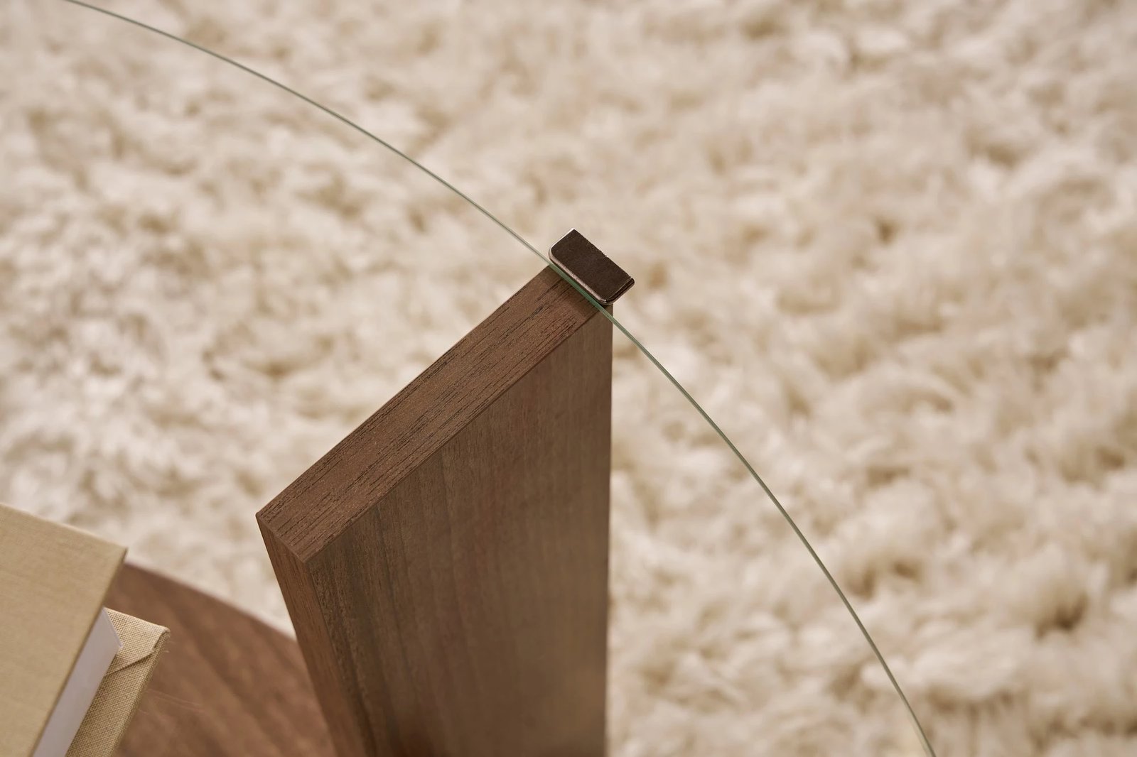 Tavolinë kafeje Nordure, Clara, ngjyrë arre, xham transparent