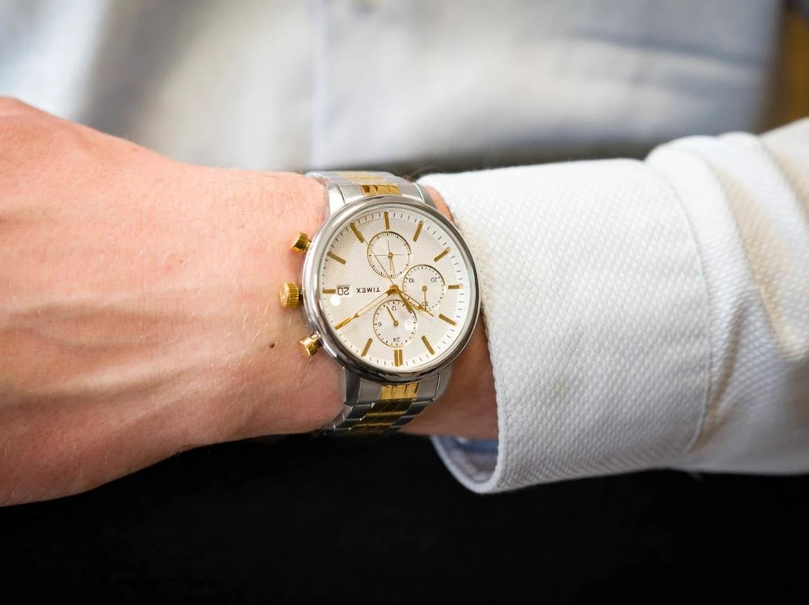 Orë dore për meshkuj TIMEX Chicago, dyngjyrëshe