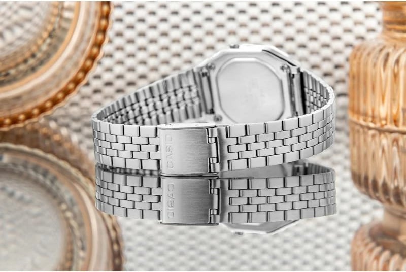 Orë dore digjitale për femra CASIO, argjend