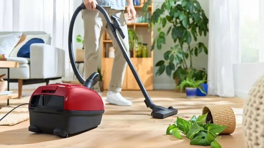 Fshesë me korent Bosch BGB38RD2, 600W, me qese, e kuqe