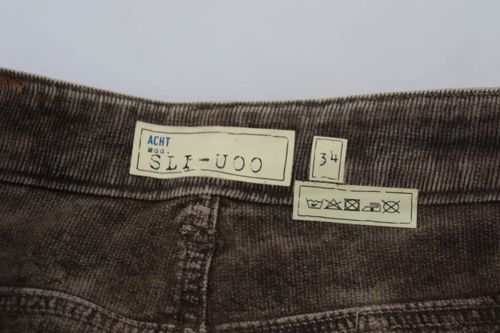 Pantallona për meshkuj Acht, hiri 