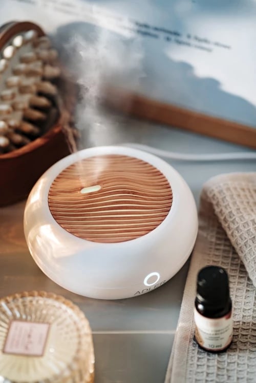 Difuzer arome ultrasonik, Adler, AD 7969, 70 ml, USB 5V, 3-në-1, i bardhë/dru i çelët