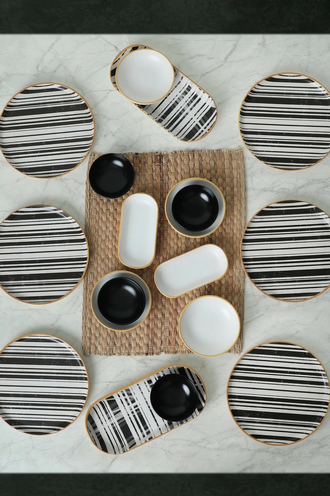 Set mëngjesi 18 pjesësh, Hermia Concept, ngjyrë e zezë dhe e bardhë