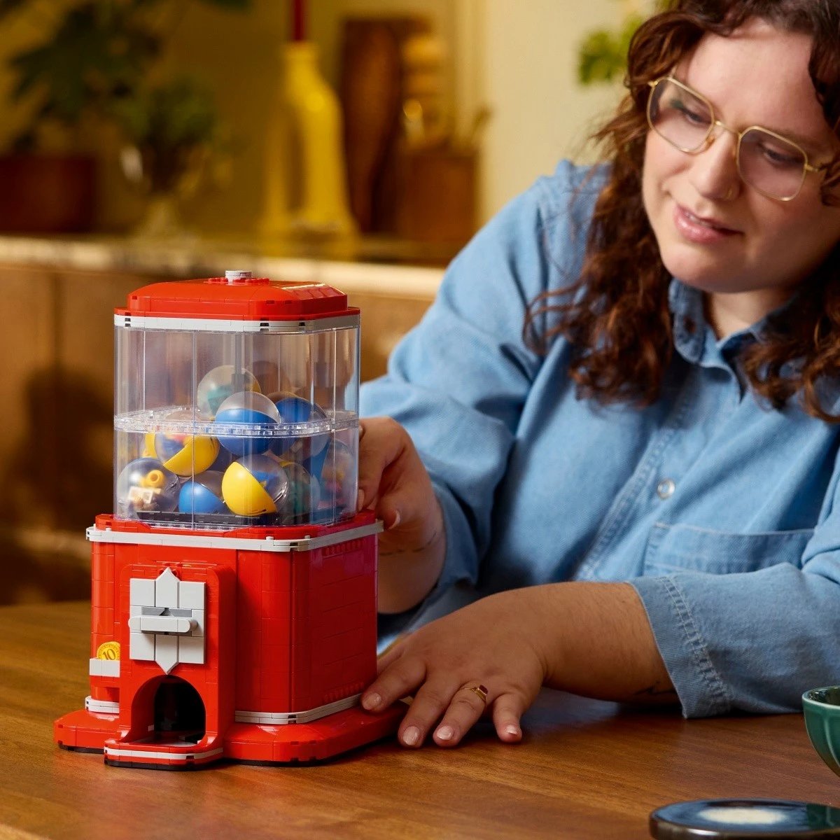 Set ndërtimi, LEGO, Ideas 21358 Minifigure Machine, 1343 pjesë, 18+, e kuqe