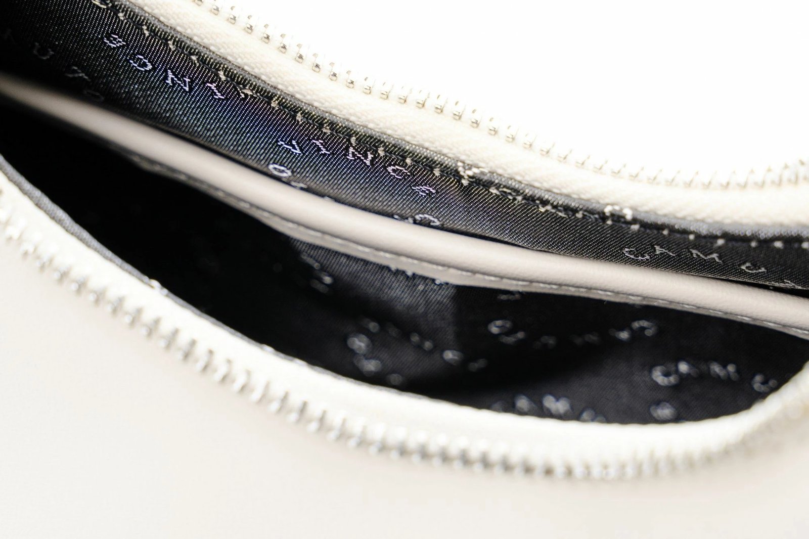 Çantë krahu Vince Camuto, Riviera, krem