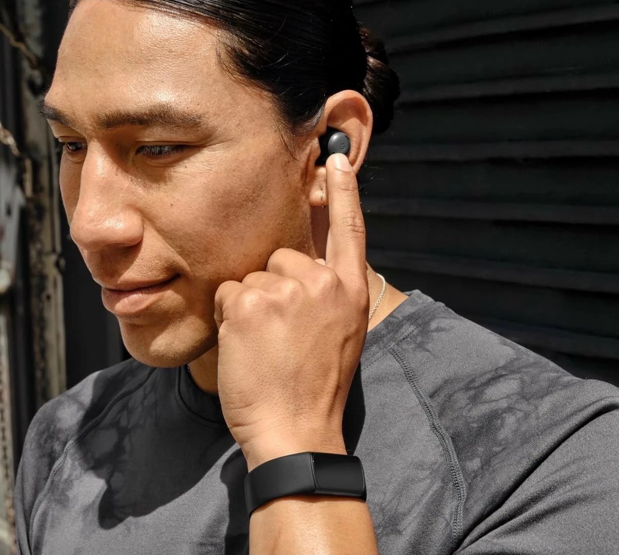 Smartwatch Fitbit Charge 6, AMOLED, GPS, NFC, i zi