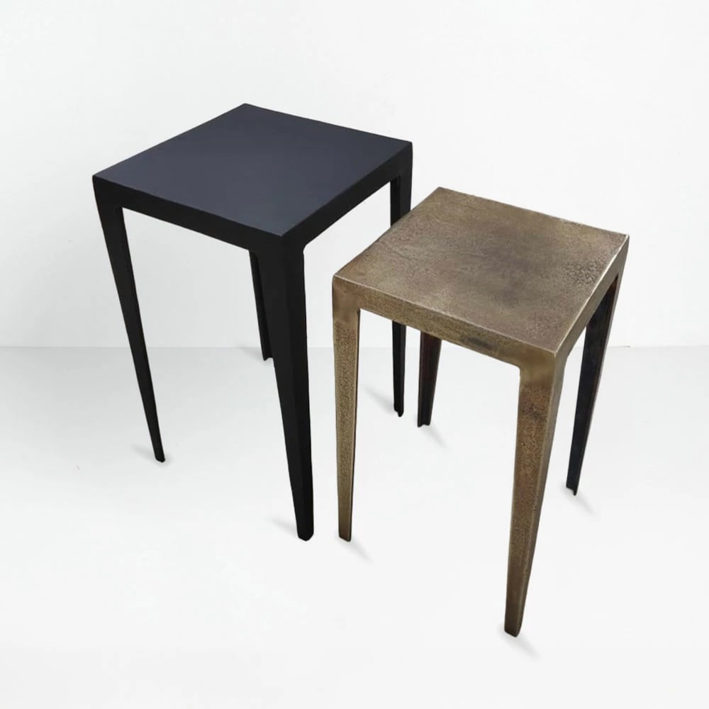 Set tavolinash anësore MAGRO, 2 copë, ngjyrë e zezë dhe bronzi, 32x32x57cm