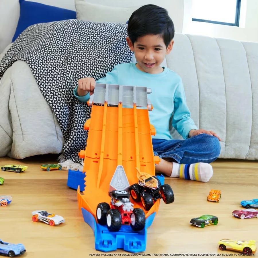Set garash me pista dhe makina Hot Wheels Monster Trucks JFR07, 1:64, Multikolor, 2 copë