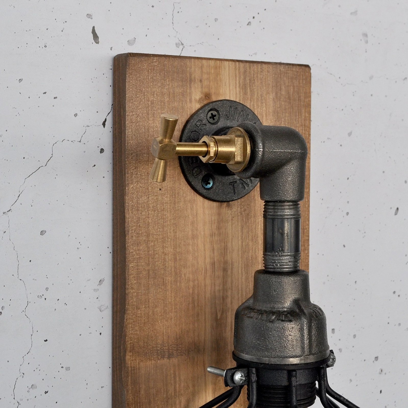 Llambë muri prej druri, Opviq, Pp171