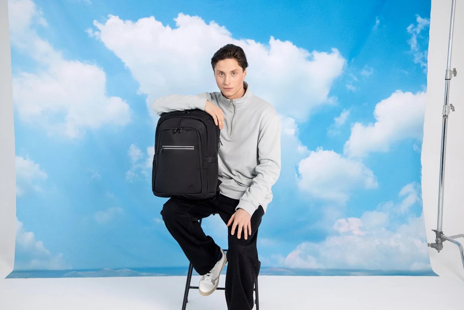 Çantë shpine për laptop RIVACASE, 7523 Alpendorf ECO, gri