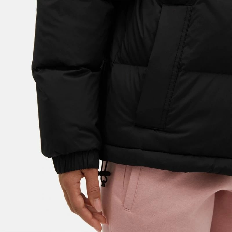 Jakne New Balance femra, të zeza