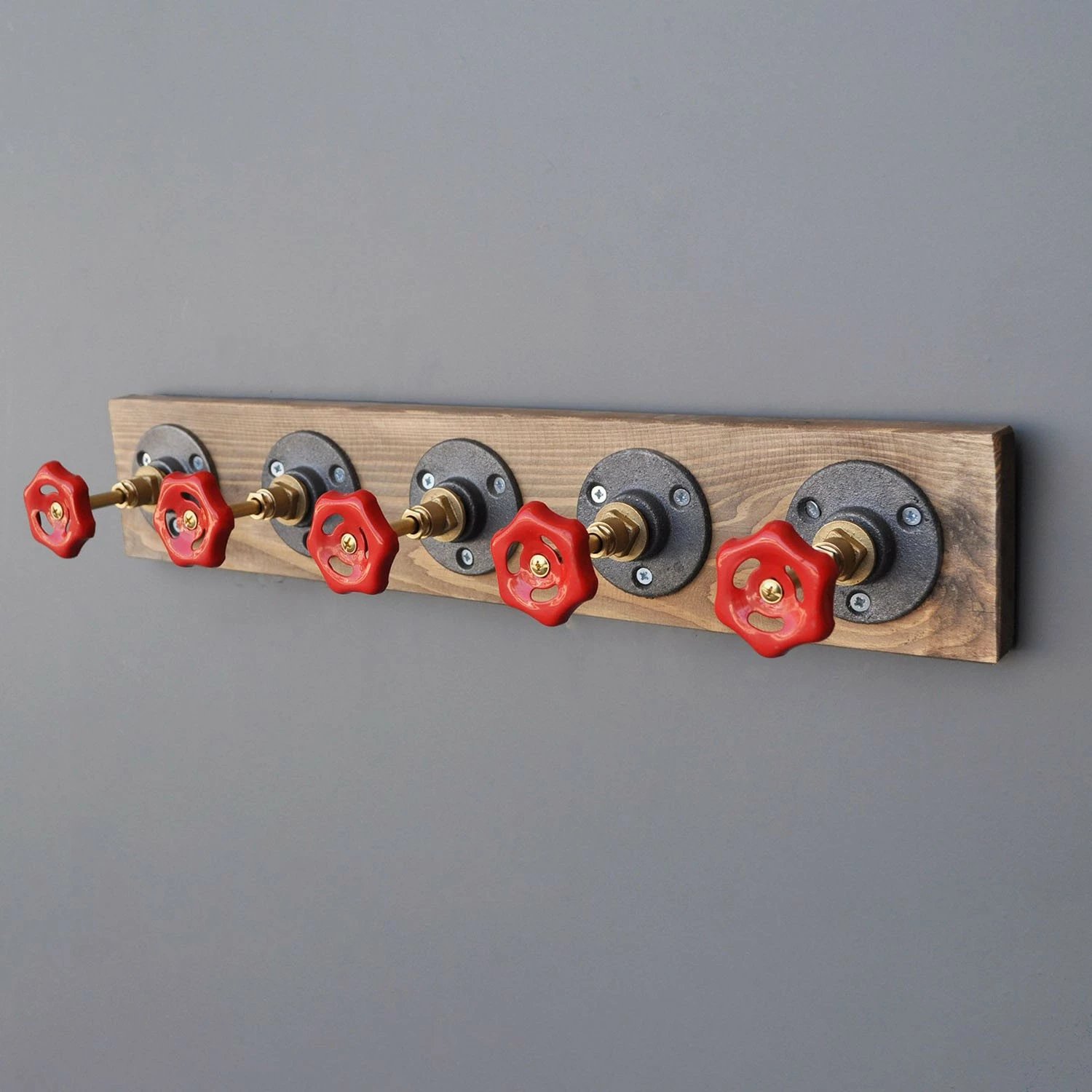 Varëse muri dekorative, dru bredhi, metal, ngjyrë arre, e zezë dhe e kuqe, Skye Decor, Boruraf085, 50x11x9 cm