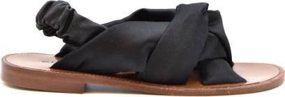 Sandale Pinko femra, të zeza