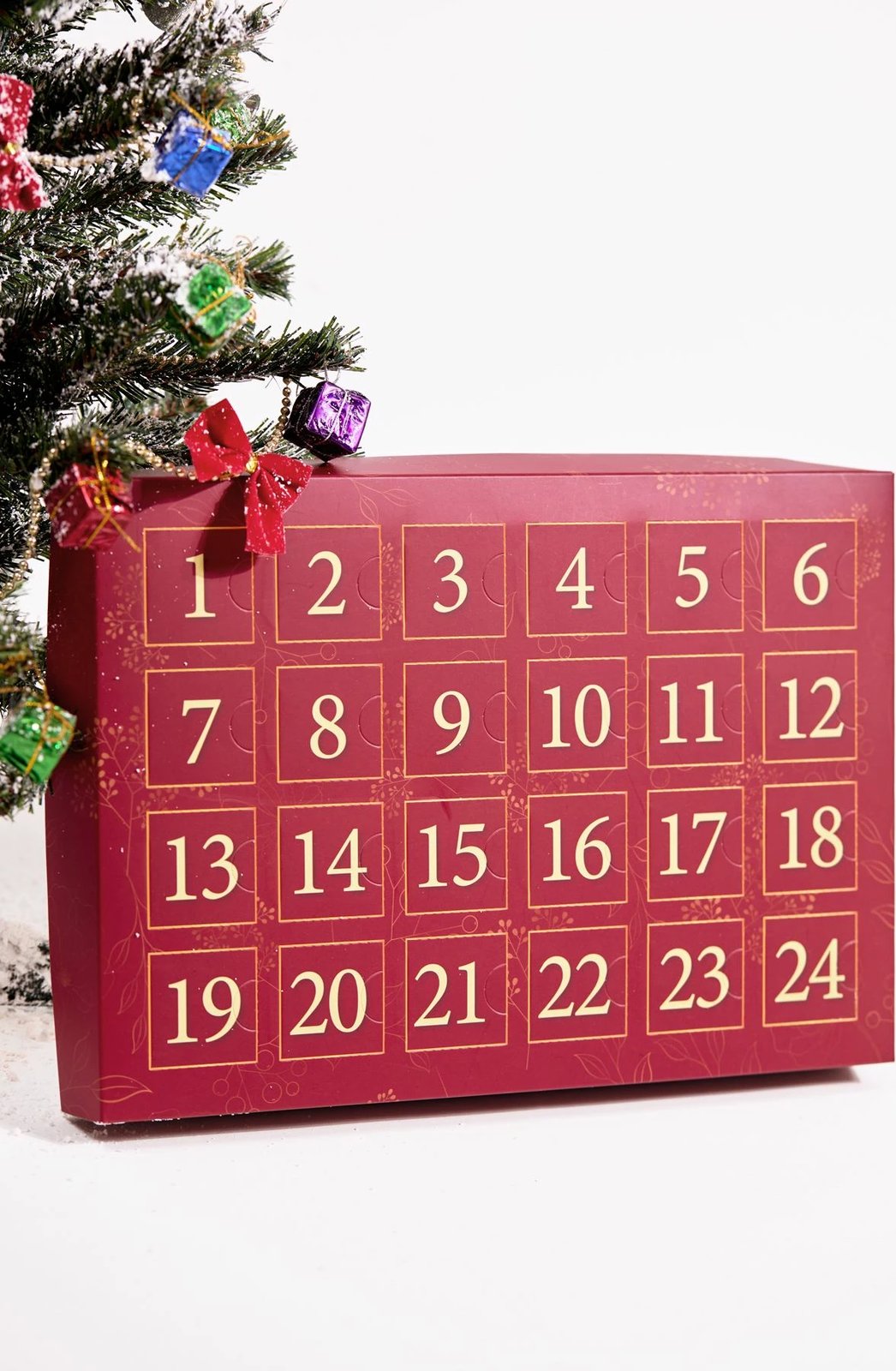 Kalendar advenit Elika Silver, përzierje bizhuterish, ngjyrë argjendi dhe ari