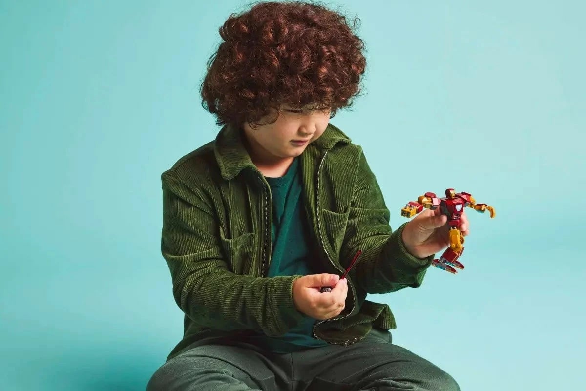 Set LEGO Marvel 76307 Iron Man Mech vs. Ultron Set LEGO Marvel 76307 Iron Man Mech vs. Ultron