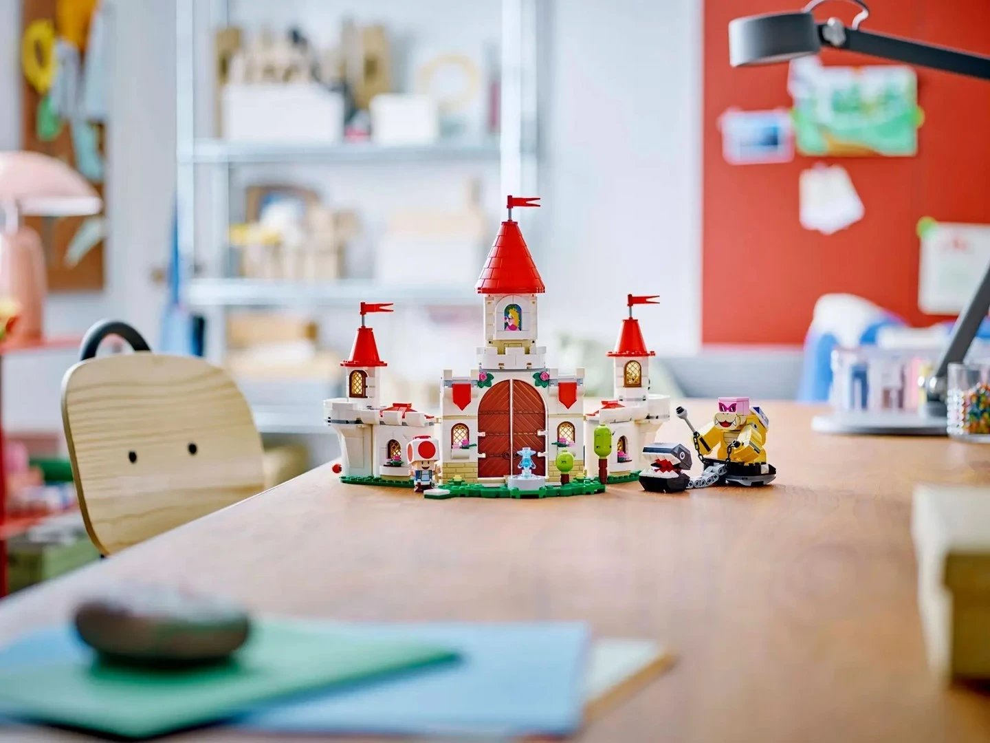 Set LEGO Super Mario 71435, Beteja me Roy në Kështjellën e Peach